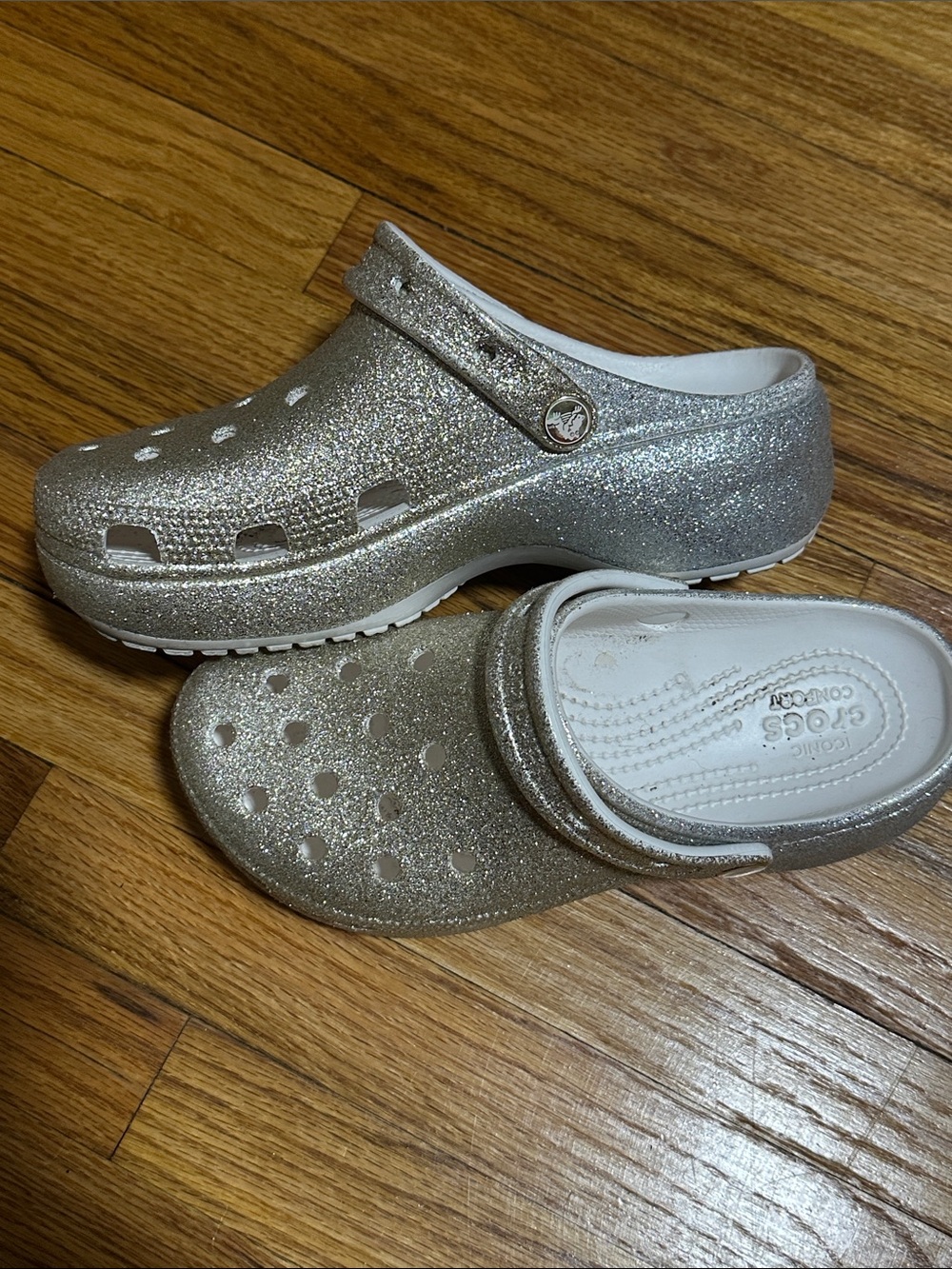 CROCS Glitter Clogs - gold to silver ombré